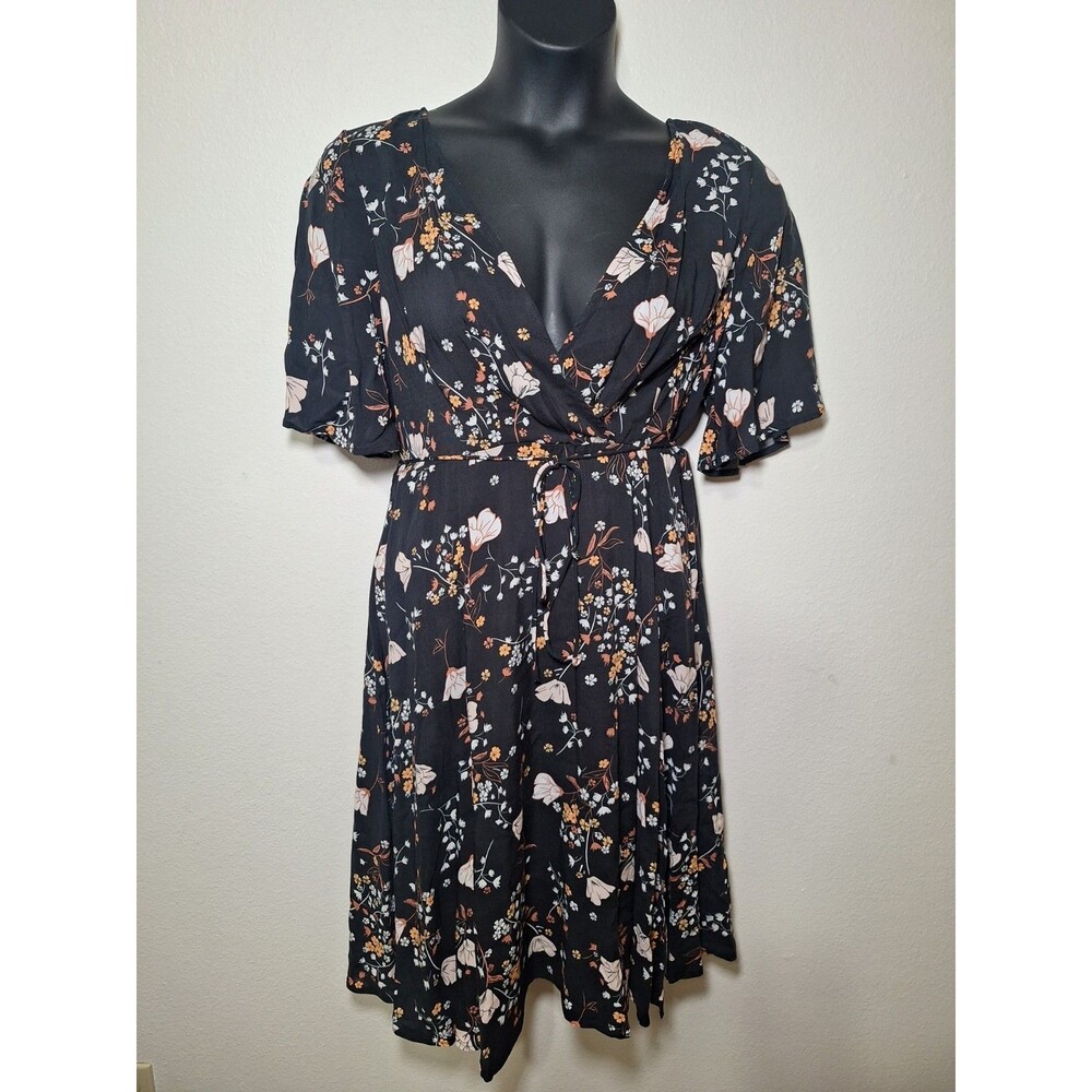 Torrid 0 Black Floral Faux Wrap Fit and Flare Belted Dress NWT